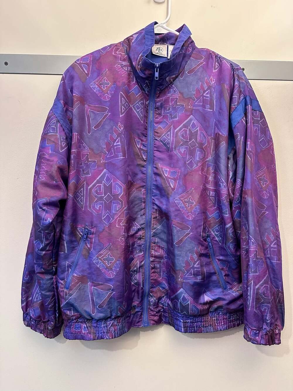 Beyond Performance Windbreaker L Purple Retro Jacket